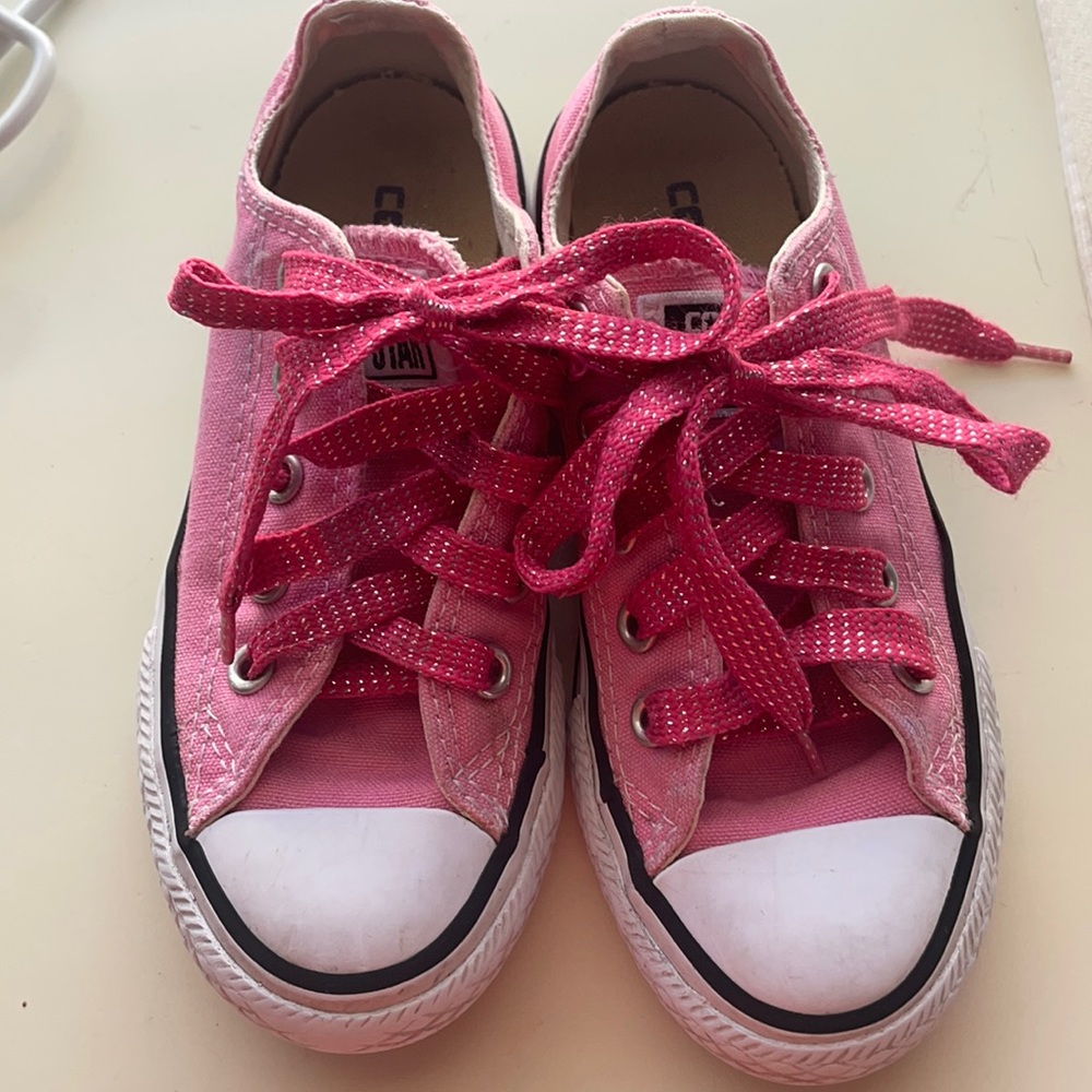 Girl converse shoes size 11 pink